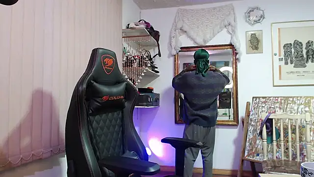 Siriss boyrag online show from March 6, 2025, 8:48 pm