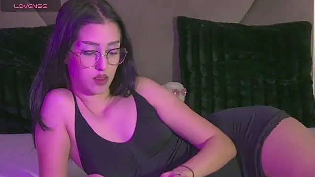 AishaHummer online show from November 19, 2025, 8:20 pm