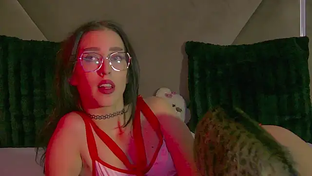 AishaHummer online show from December 3, 2025, 9:02 pm