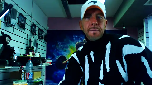 fabxxl online show from January 13, 2026, 9:14 am