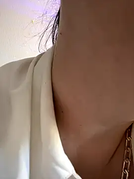 Evelinia online show from September 26, 2025, 12:53 pm