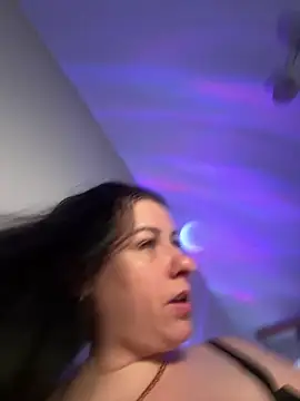 Evelinia online show from October 21, 2025, 1:34 pm