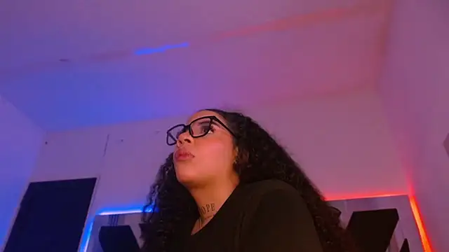 MelannyTylor online show from December 2, 2025, 12:43 pm