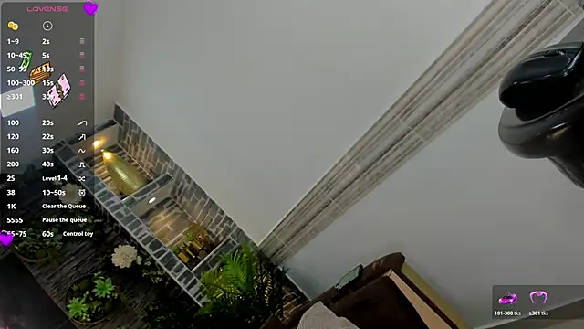 nayshalopestss online show from October 26, 2025, 4:07 am