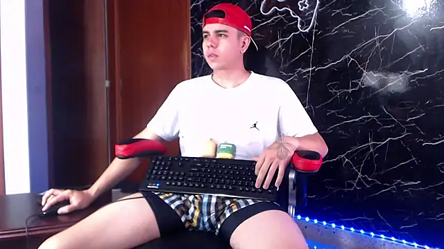 Snapshot of maty_hardx chatting on January 10, 2025, 11:00 am maty hardx online show from January 10, 2025, 11:00 am