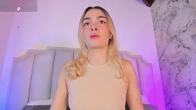 Lucy Vega online show from January 11, 2025, 4:06 am