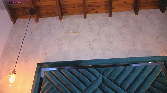 Lucy Vega online show from September 26, 2025, 4:38 am