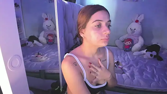 KittyKlum online show from December 18, 2025, 4:46 pm