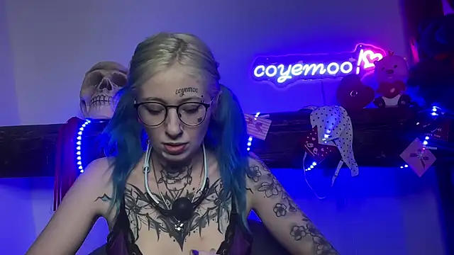 coyemoo online show from February 14, 2025, 5:57 pm