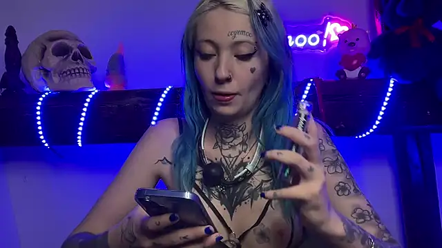 coyemoo online show from March 3, 2025, 8:21 pm