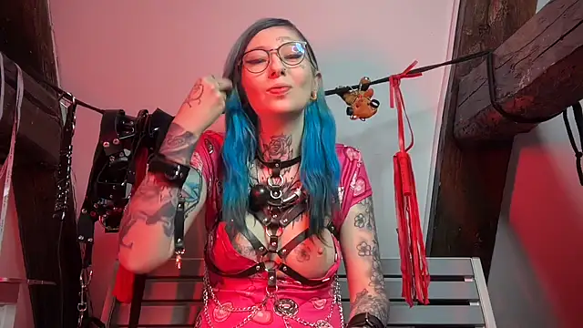 coyemoo online show from November 12, 2025, 10:15 am