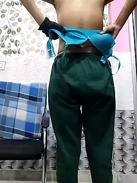 Snapshot of Kashish_18 chatting on January 14, 2025, 9:45 am Kashish 18 online show from January 14, 2025, 9:45 am