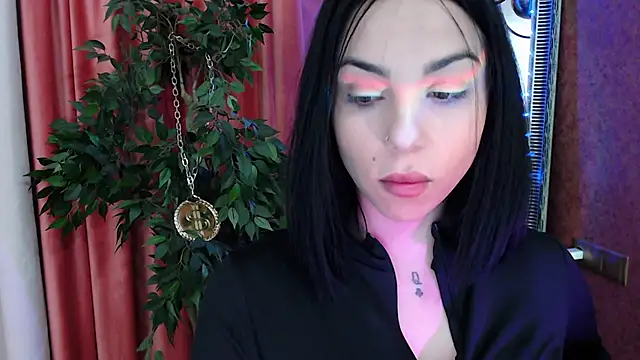 MissJuliax online show from November 17, 2025, 7:03 am