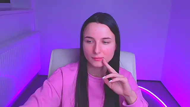 Eva Janee online show from January 8, 2025, 10:04 am