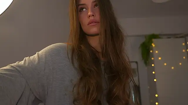 Snapshot of FazeyJ_ chatting on October 19, 2025, 6:36 am FazeyJ online show from October 19, 2025, 6:36 am