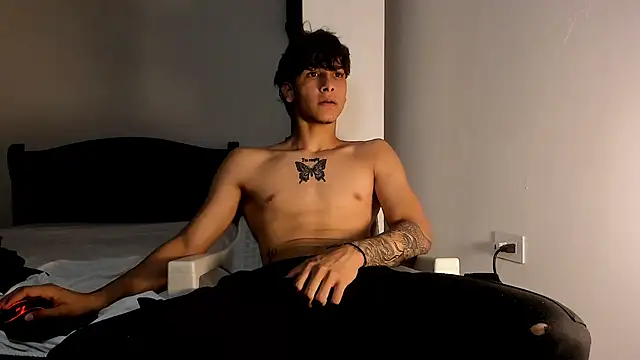 Snakebutterfly online show from January 7, 2025, 7:52 am