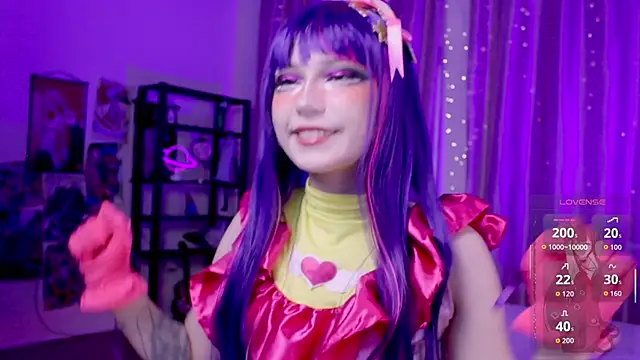 Snapshot of Carolina_Leep chatting on October 7, 2025, 2:03 pm Carolina Leep online show from October 7, 2025, 2:03 pm