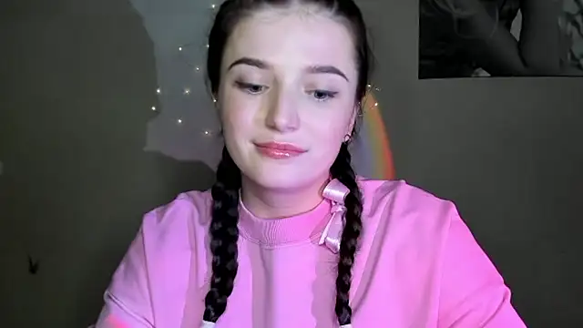 Snapshot of EvaaMillerr99 chatting on December 2, 2024, 12:52 am EvaaMillerr99 online show from December 2, 2024, 12:52 am