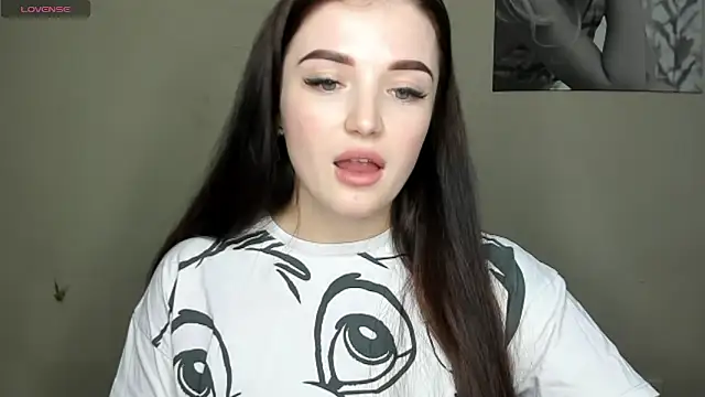 Snapshot of EvaaMillerr99 chatting on January 9, 2025, 10:20 am EvaaMillerr99 online show from January 9, 2025, 10:20 am