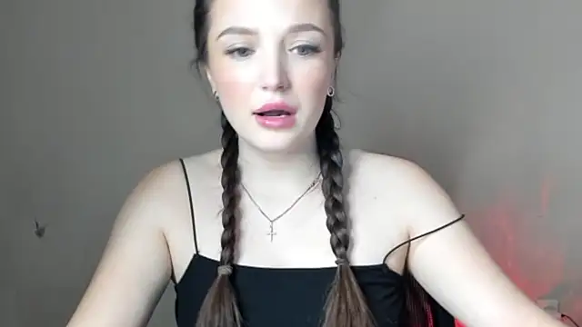 Snapshot of EvaaMillerr99 chatting on March 18, 2025, 1:31 pm EvaaMillerr99 online show from March 18, 2025, 1:31 pm