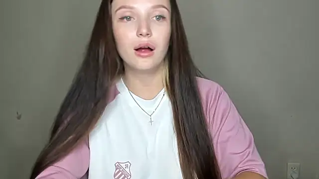 Snapshot of EvaaMillerr99 chatting on September 28, 2025, 7:08 pm EvaaMillerr99 online show from September 28, 2025, 7:08 pm