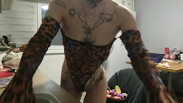 Snapshot of MoonAgnes chatting on November 17, 2025, 4:24 pm MoonAgnes online show from November 17, 2025, 4:24 pm