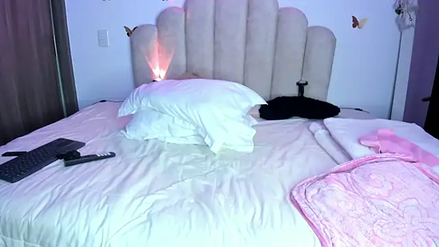 NaomiAsha online show from October 24, 2025, 11:23 pm