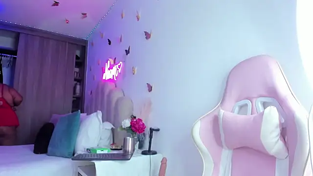 NaomiAsha online show from January 7, 2026, 1:46 pm