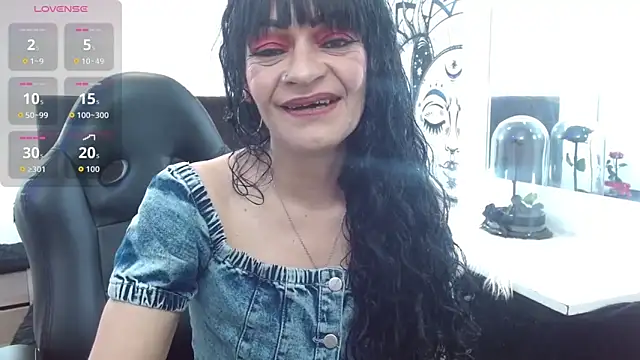 AlexandraJones  online show from February 12, 2026, 12:49 am