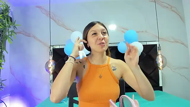 AngelaaCute  online show from September 27, 2025, 12:21 pm