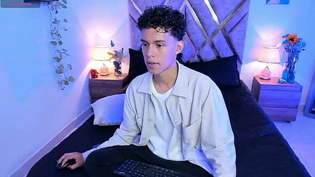 Snapshot of nickolas_moon chatting on September 25, 2025, 2:10 pm nickolas moon online show from September 25, 2025, 2:10 pm