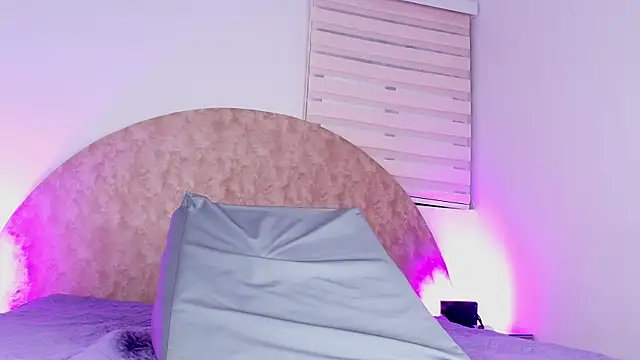 anisha x online show from November 27, 2025, 7:16 pm