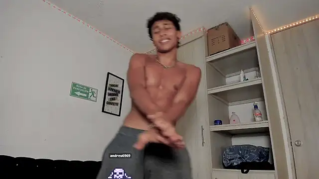 Snapshot of _diegsz_ chatting on February 7, 2025, 11:13 pm diegsz online show from February 7, 2025, 11:13 pm