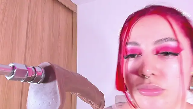 Snapshot of annika_taylor chatting on February 10, 2025, 10:19 pm annika taylor online show from February 10, 2025, 10:19 pm