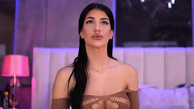 RaisaKali online show from November 3, 2025, 4:52 pm