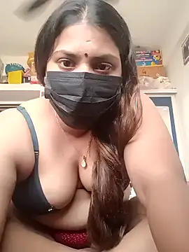 Snapshot of Hotmilfxox chatting on December 20, 2024, 11:00 am Hotmilfxox online show from December 20, 2024, 11:00 am