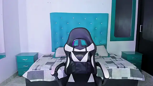 Tasha Sant online show from September 9, 2025, 8:30 pm