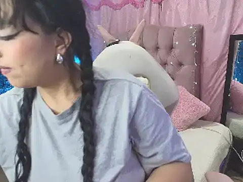 loren tits24 online show from February 4, 2025, 8:49 pm