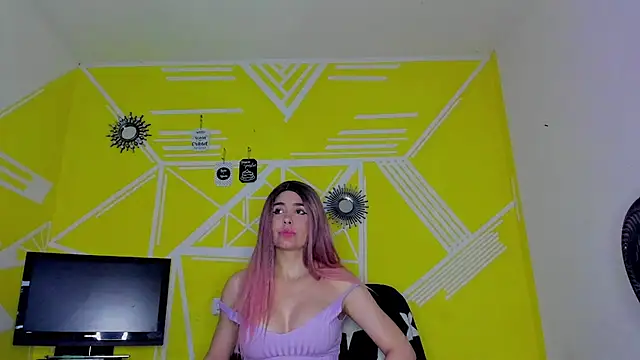 Nikolle Rouss online show from November 27, 2025, 4:09 pm