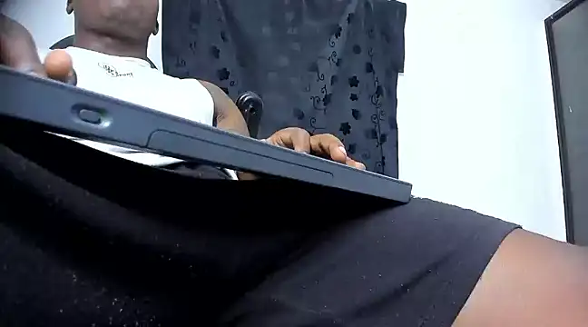 Snapshot of brant_garciabbc chatting on February 25, 2025, 1:09 am brant garciabbc online show from February 25, 2025, 1:09 am