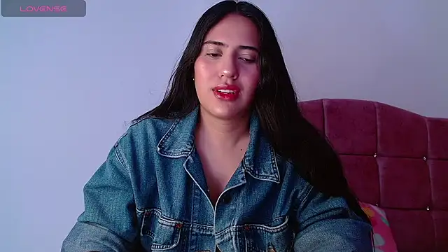 Snapshot of Paris-love chatting on December 21, 2024, 4:41 am Paris-love online show from December 21, 2024, 4:41 am