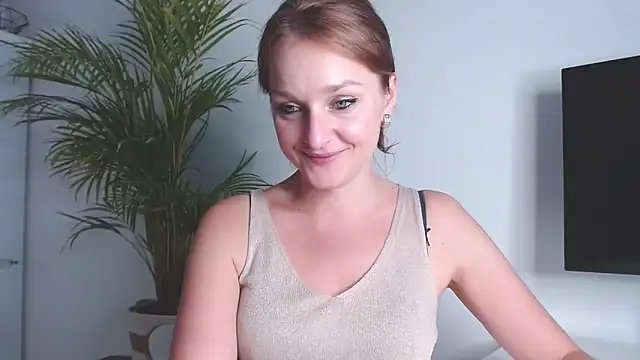 AliciaDesire online show from November 4, 2025, 1:54 pm