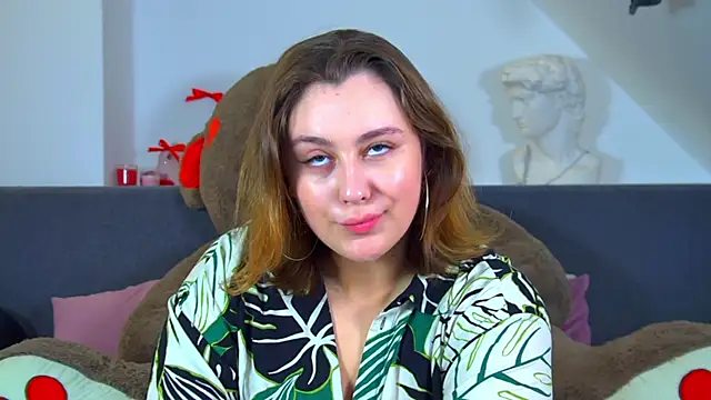 MaryMurray online show from October 19, 2025, 6:41 pm