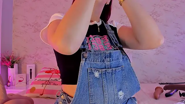 Hannablazze online show from February 13, 2025, 2:12 am