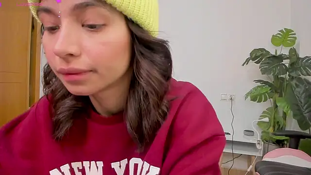 Adriennesexxx online show from January 8, 2025, 3:39 pm