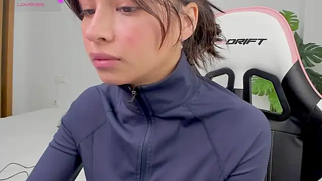 Adriennesexxx online show from January 24, 2025, 11:04 am