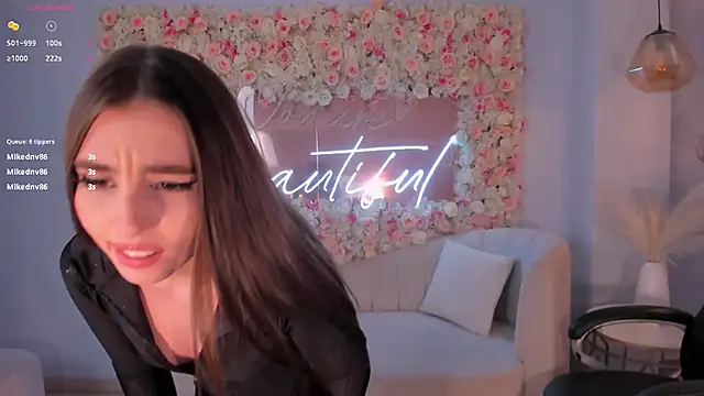 DolcieElliot online show from January 7, 2025, 5:31 pm