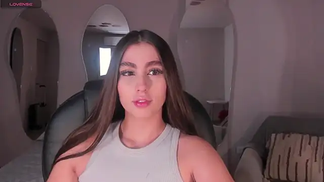 DolcieElliot online show from February 16, 2025, 12:32 pm