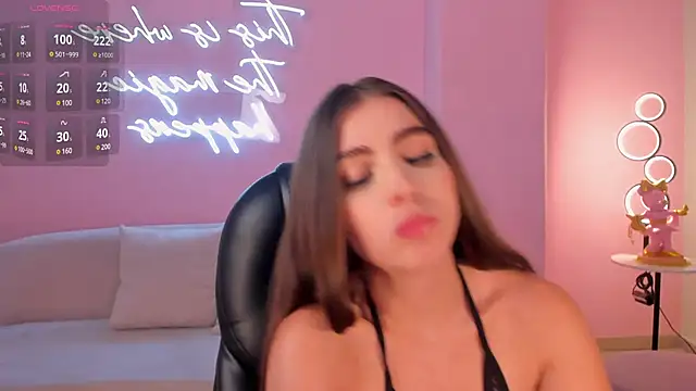 DolcieElliot online show from February 25, 2025, 3:16 pm