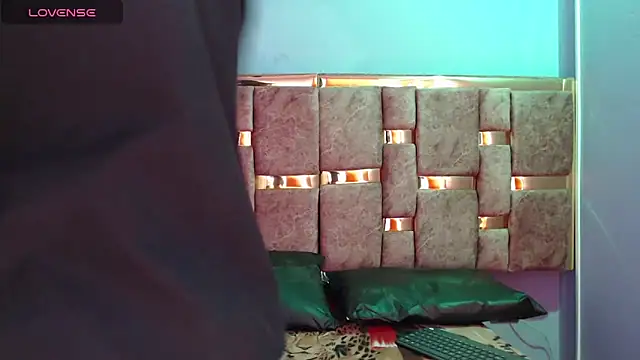 Snapshot of ling_ling24 chatting on January 20, 2025, 4:21 am ling ling24 online show from January 20, 2025, 4:21 am